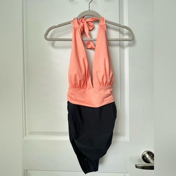 Cupshe Colorblock Halter One Piece Swimsuit NWT | Coral & Black Size M - Picture 1 of 5
